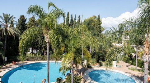 Foto 2 de Apartament en venda a Calle Luis Morales, 108, La Dama de Noche - La Alzambra, Marbella