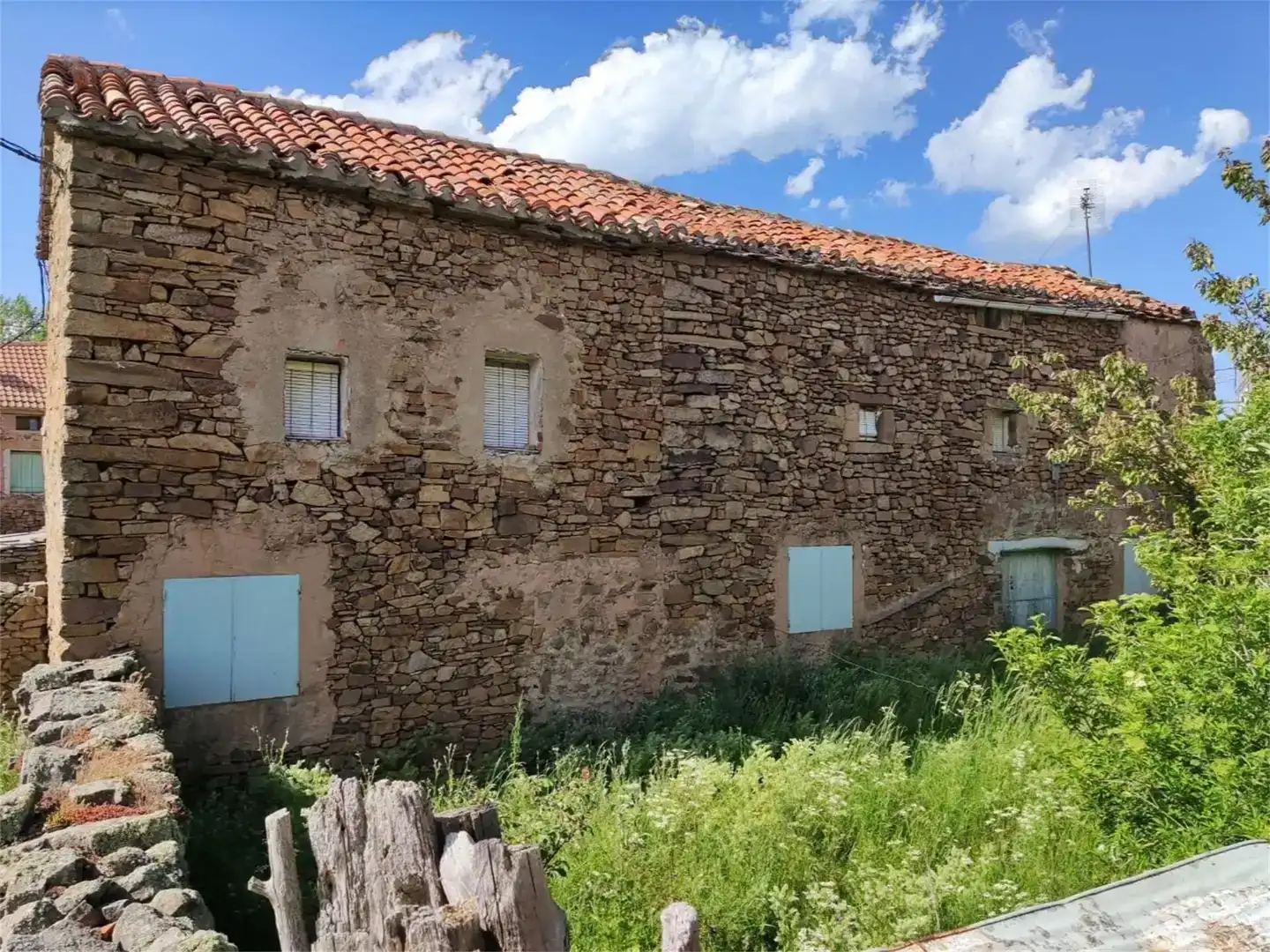 Vista exterior de Finca rústica en venda en Magaña amb Jardí privat
