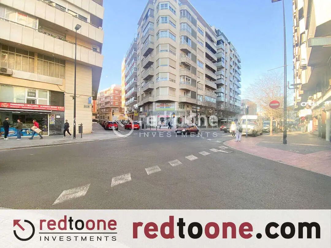 Vista exterior de Piso en venta en Alicante / Alacant con Calefacción