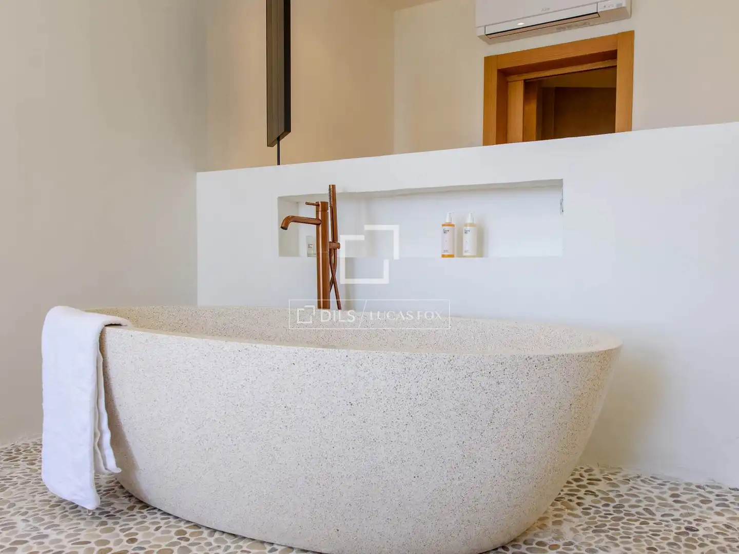 Bathroom of Houses for sale in Santa Eulària des Riu  with Air Conditioner and Swimming Pool