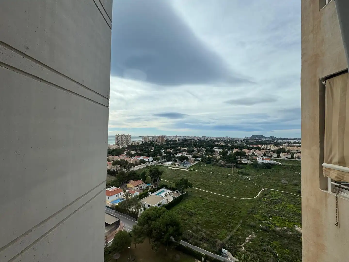Vista exterior de Apartament de lloguer en El Campello amb Terrassa, Moblat i Forn