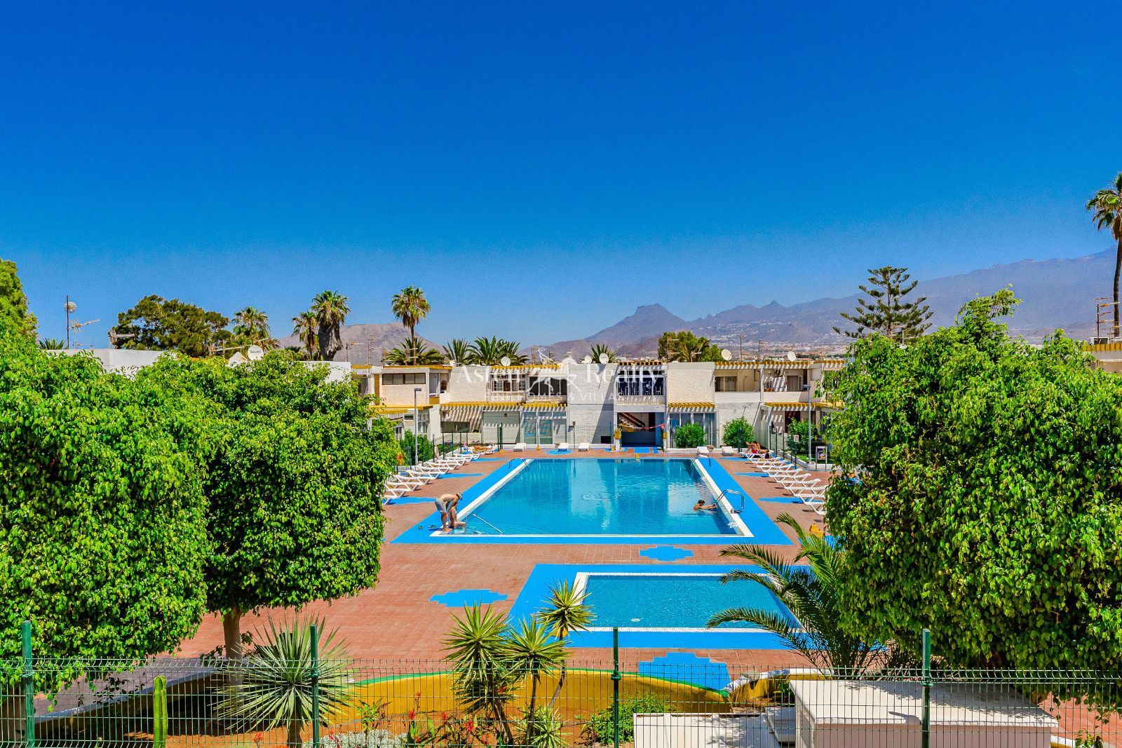 Piscina de Estudi en venda en Arona amb Piscina, Moblat i Piscina comunitària