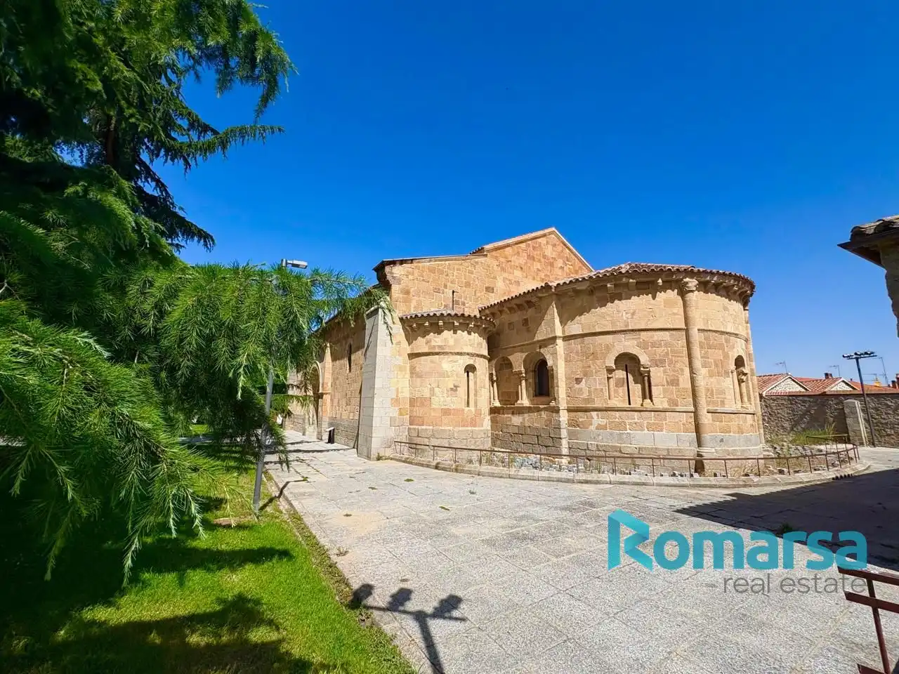 Vista exterior de Casa adosada en venta en Ávila con Calefacción, Terraza y Trastero