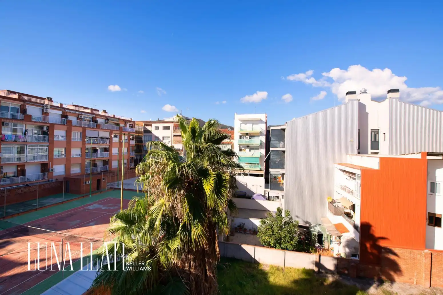 Exterior view of Flat for sale in Castelldefels  with Parquet flooring, Terrace and Balcony