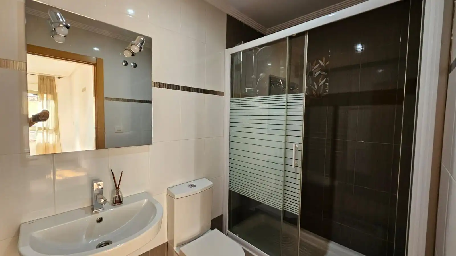 Baño de Piso de alquiler en Elche / Elx con Amueblado