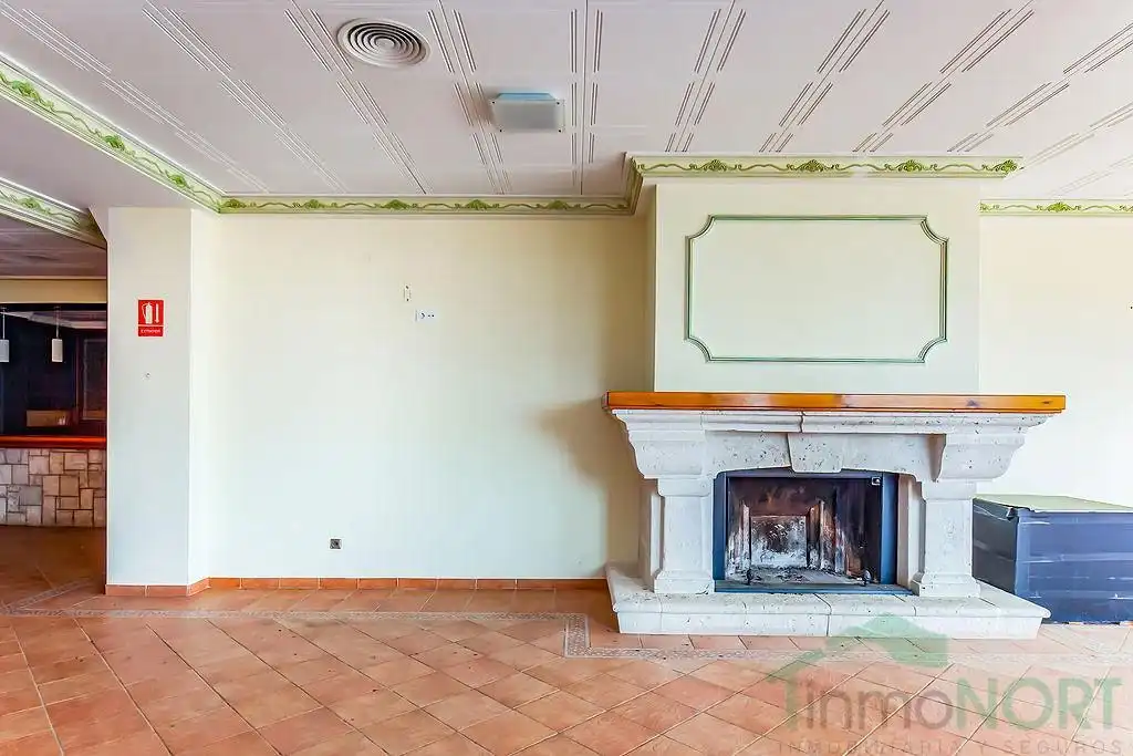 Sala d'estar de Edifici en venda en Jalance
