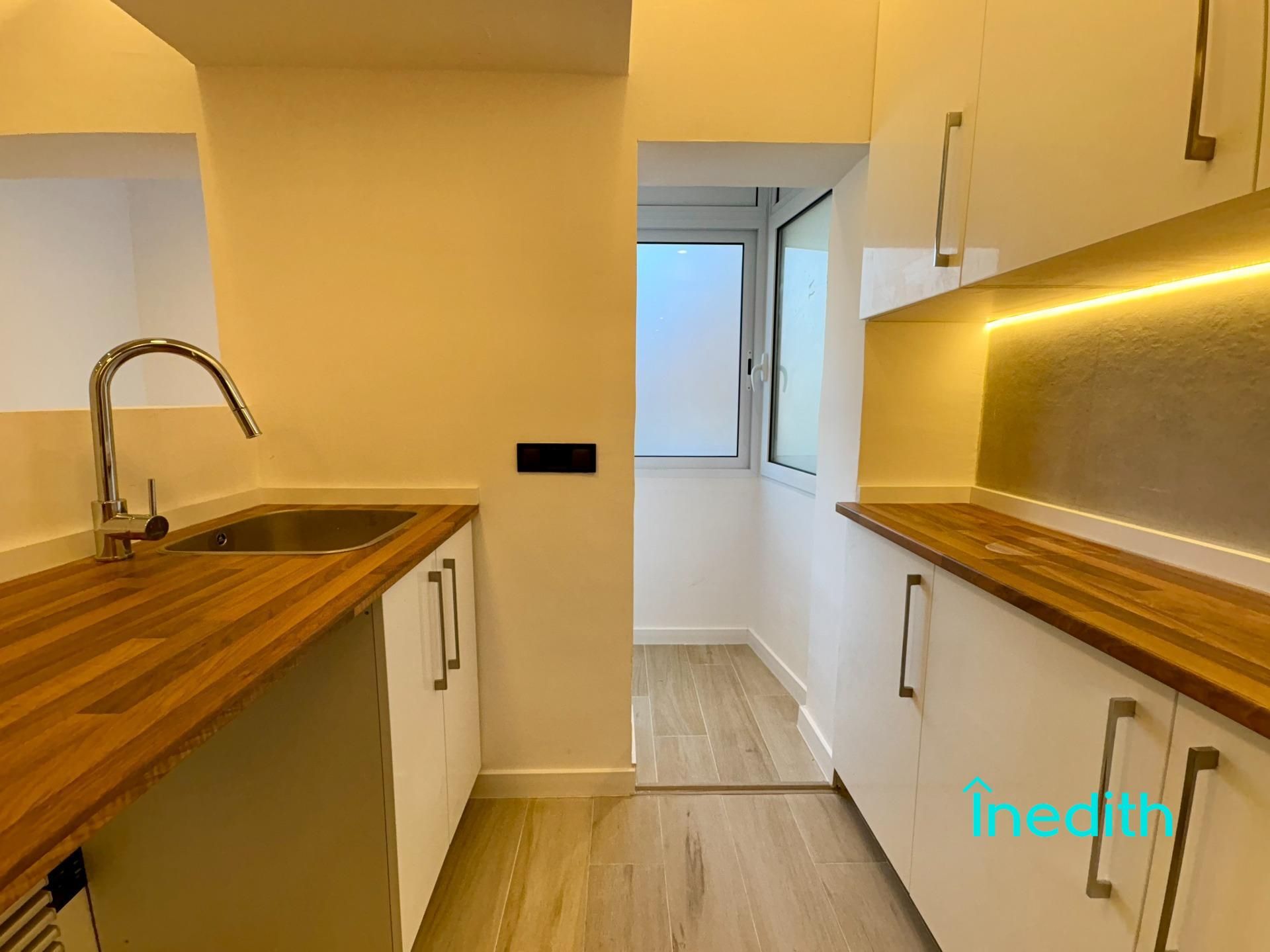 Cuina de Pis en venda en Viladecans amb Parquet