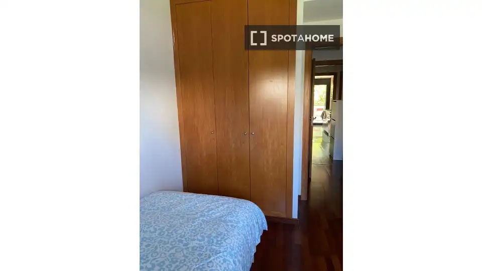 Room in Port Forum