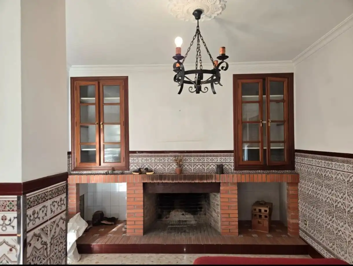 Menjador de Casa adosada en venda en Mairena del Aljarafe amb Aire condicionat, Terrassa i Moblat