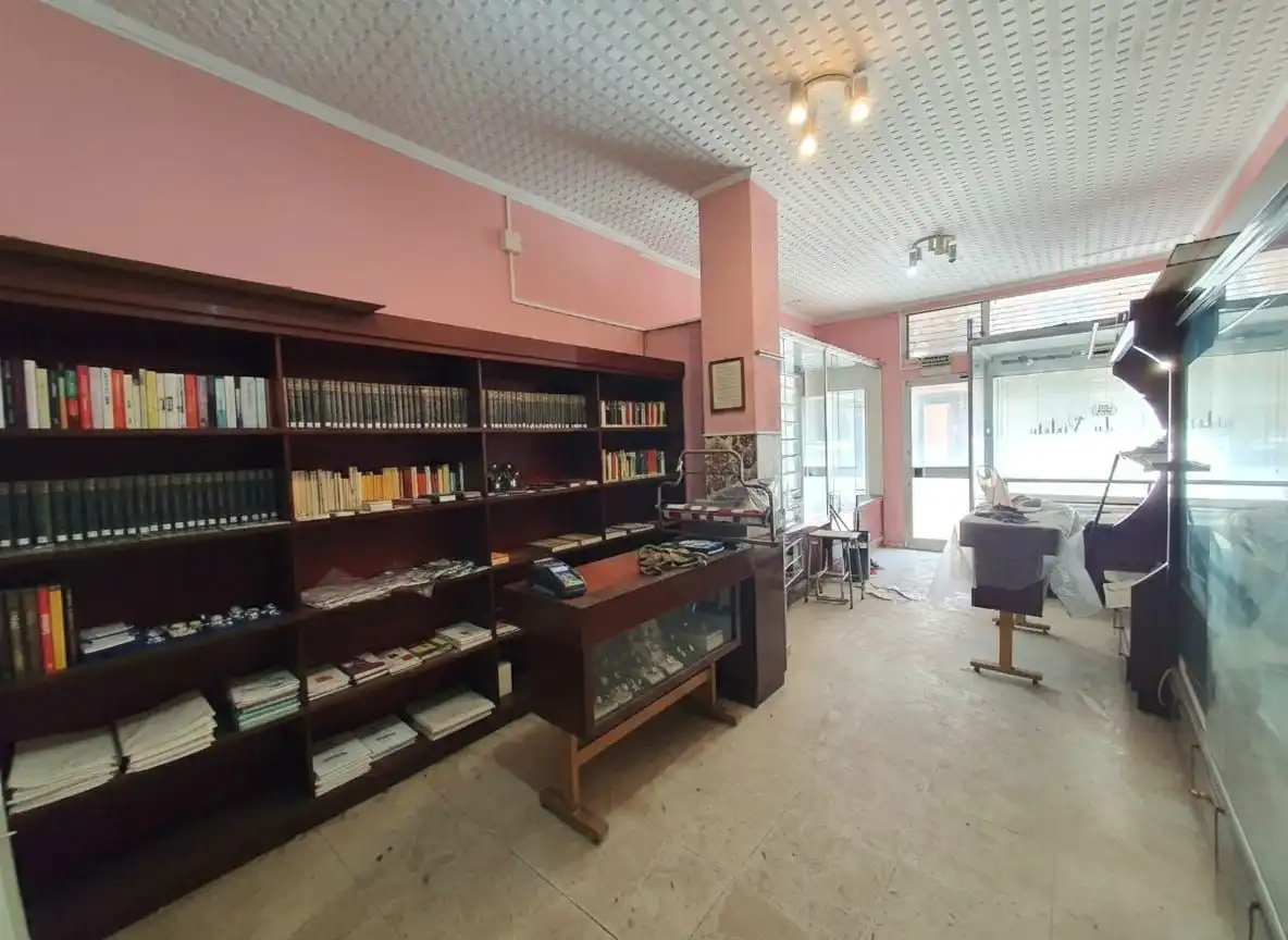 Locale commerciale in affitto a Grado