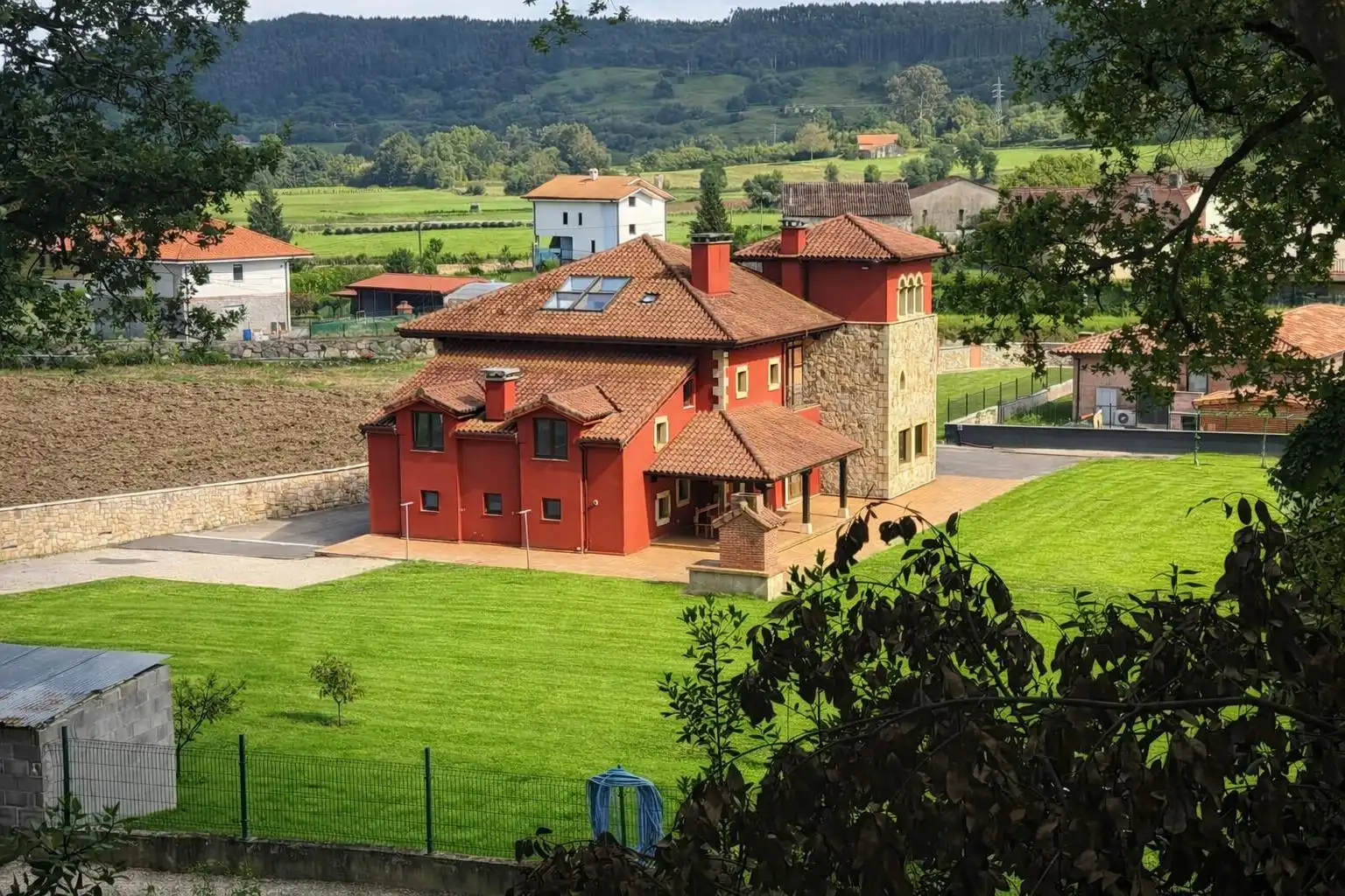 Vista exterior de Casa o chalet en venta en Bárcena de Cicero