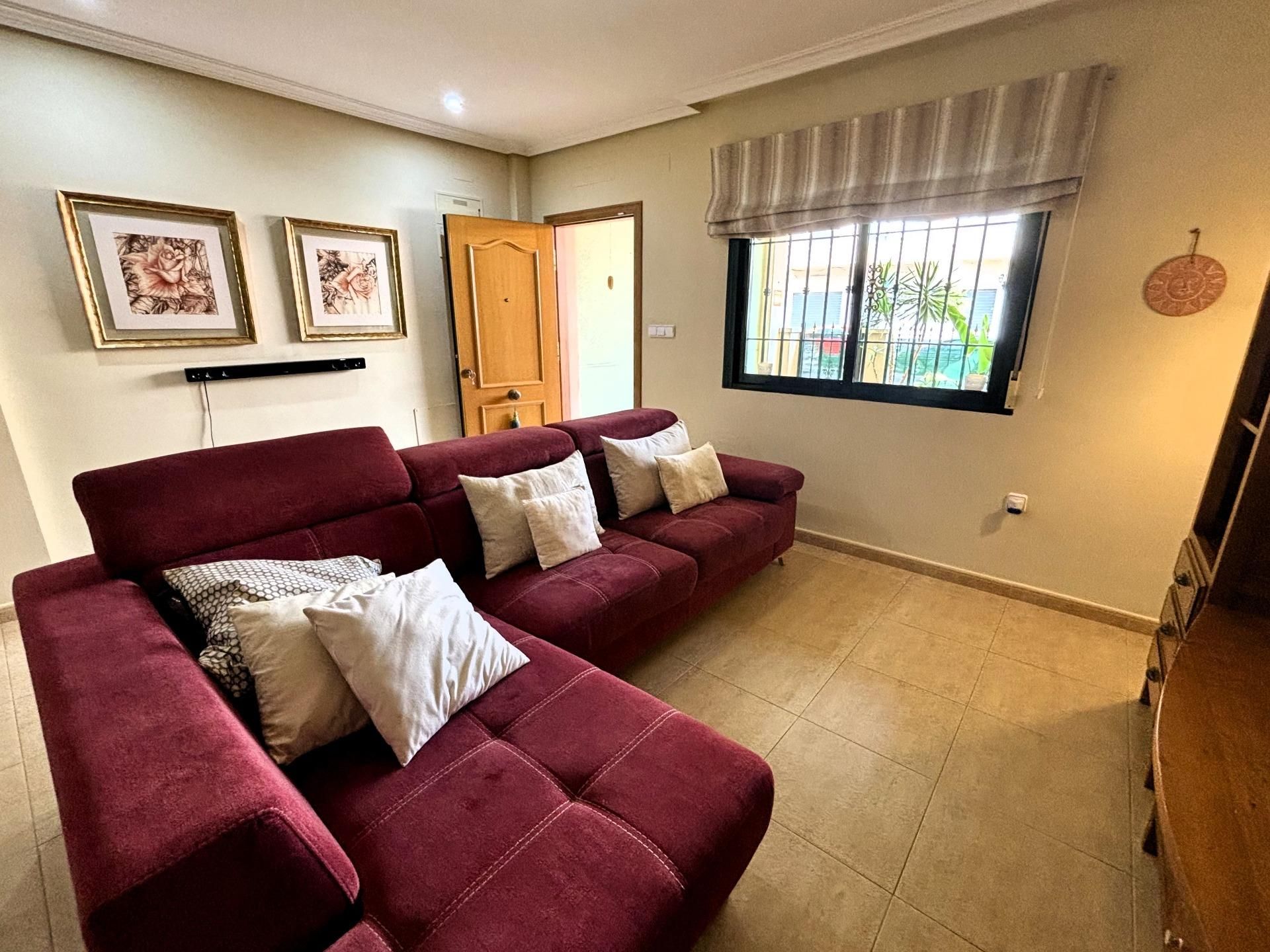 Sala d'estar de Casa adosada en venda en Elche / Elx amb Aire condicionat, Calefacció i Jardí privat