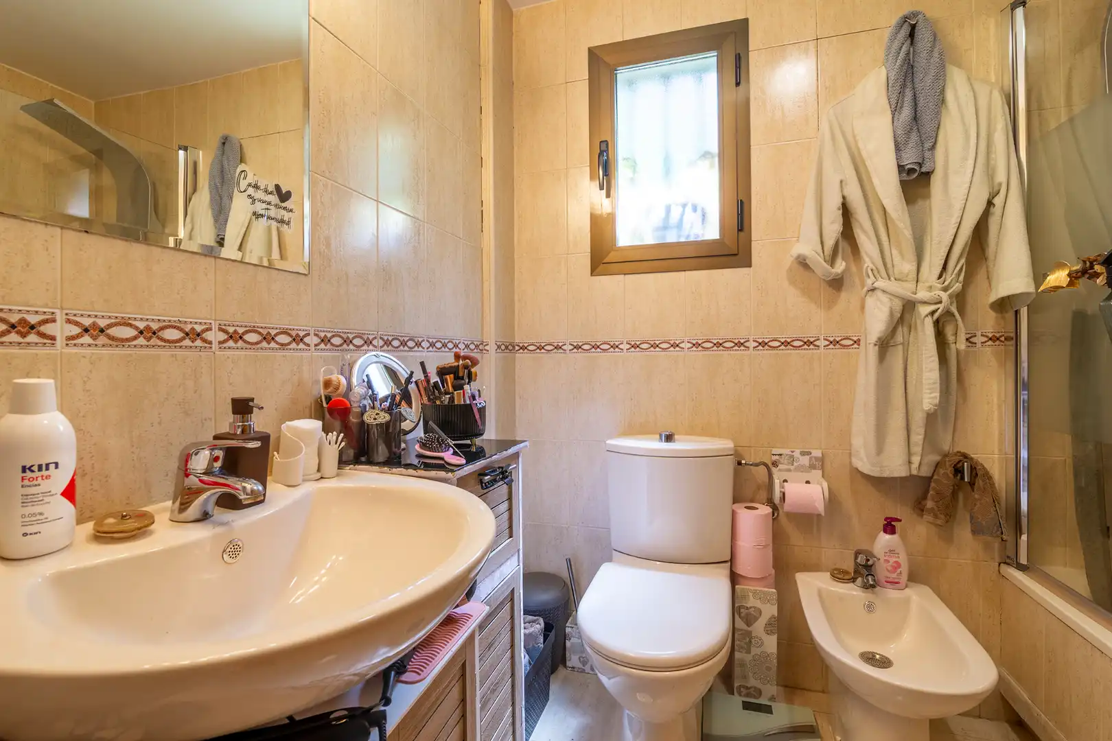 Bathroom of Ground floor for sale in Alcorcón  with Heating, Private garden and Parquet flooring