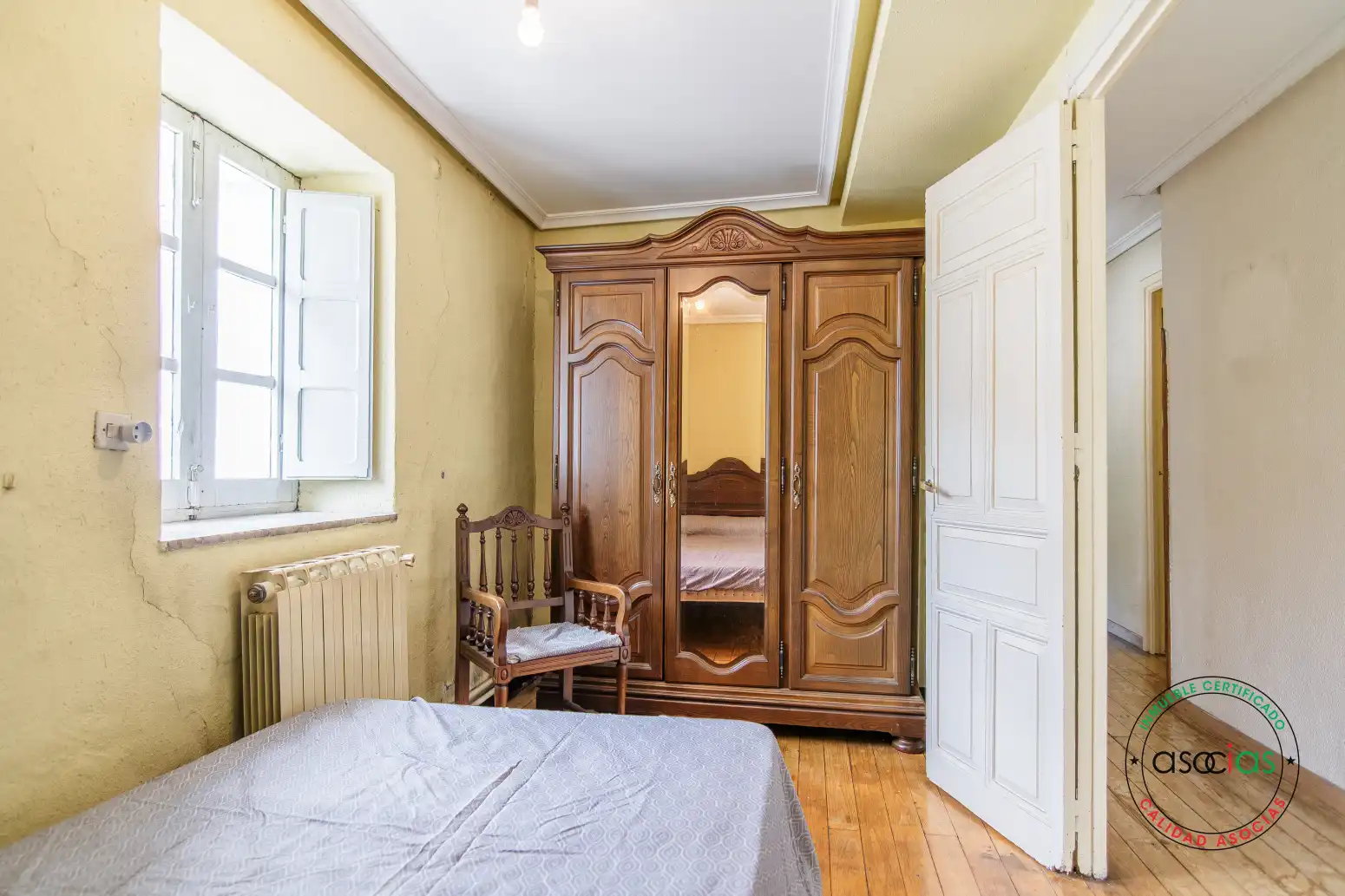 Habitación de Casa o chalet en venta en Las Regueras   con Calefacción y Jardín privado