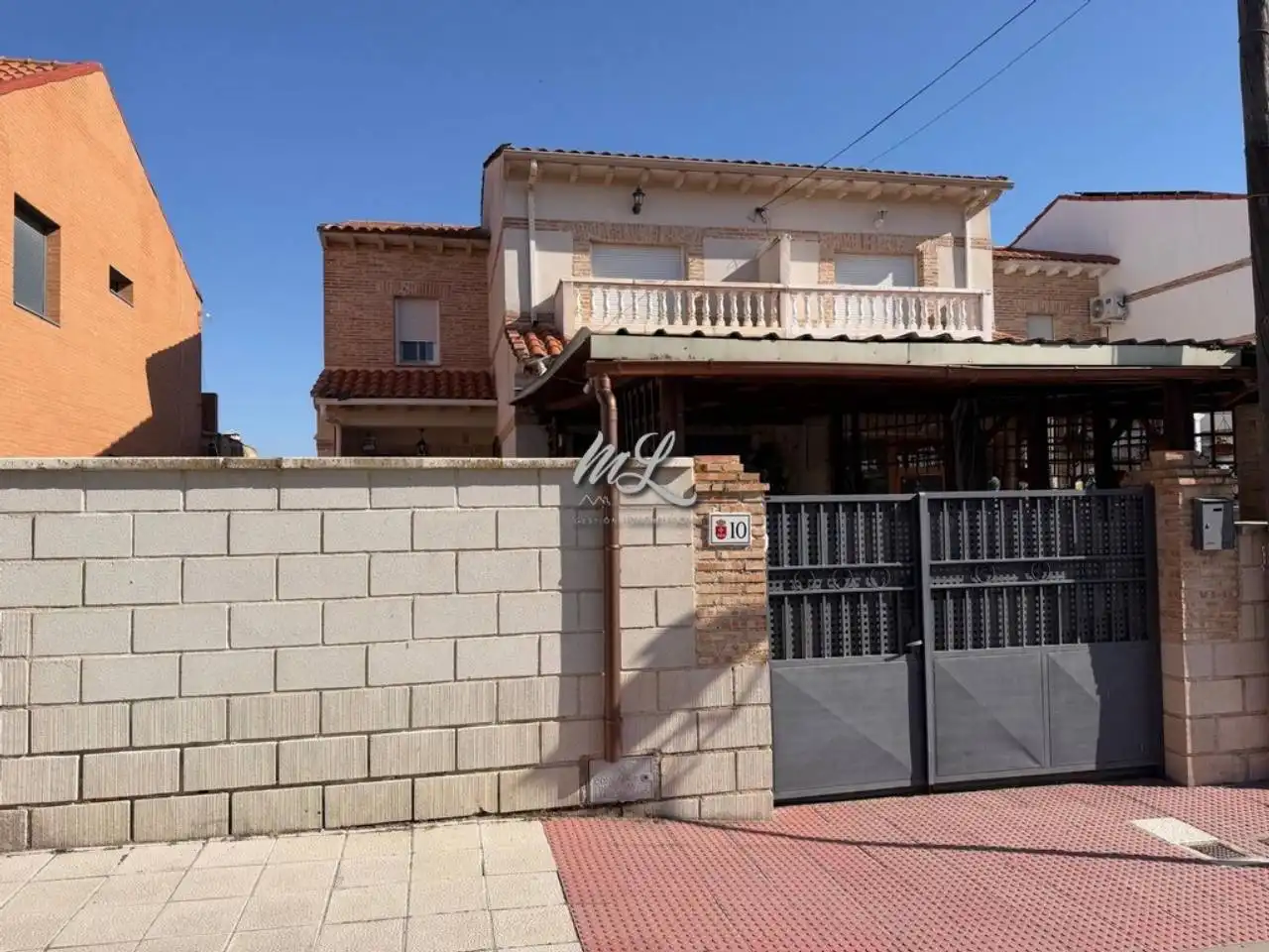 Vista exterior de Casa adosada en venda en Villamiel de Toledo