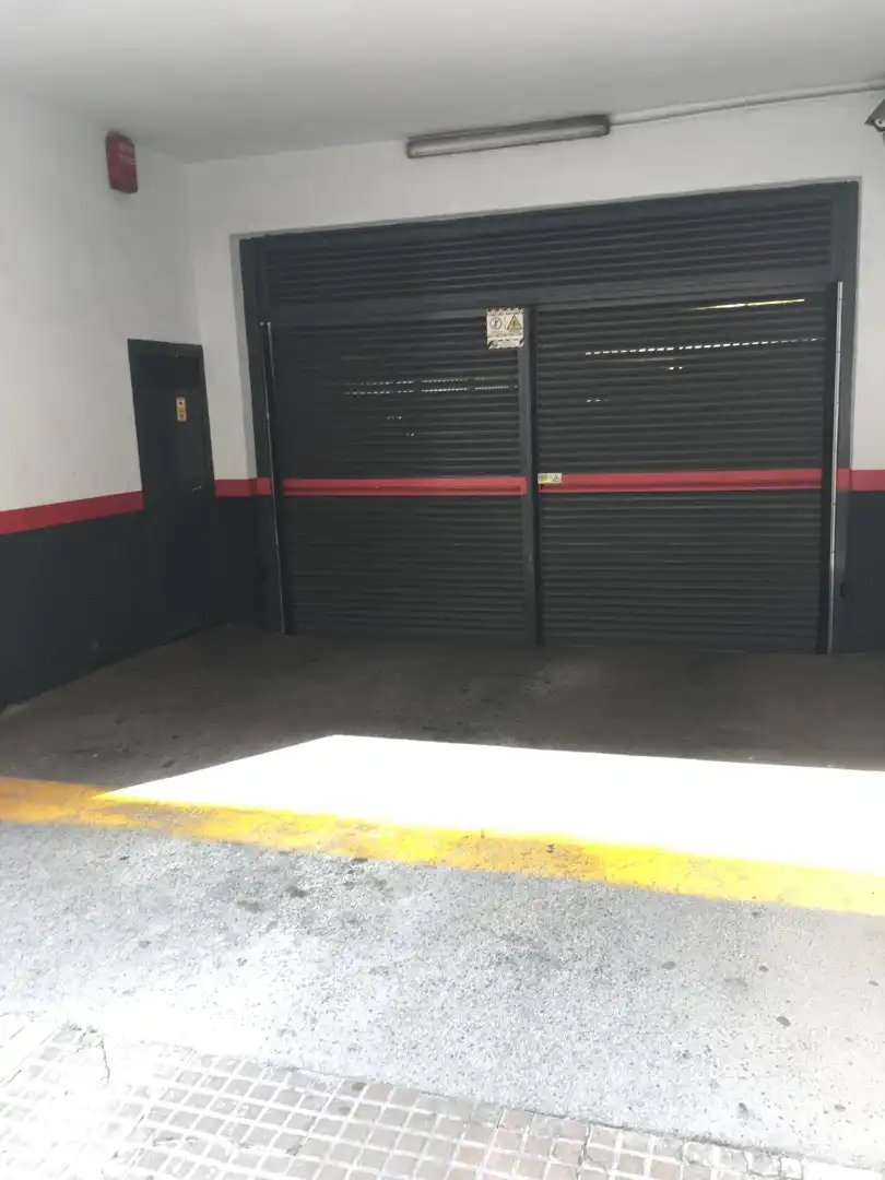 Garage zur Miete in Carrer Antonio Campos Javaloyes, 2, Ciutat Jardí - Torreta Verdí