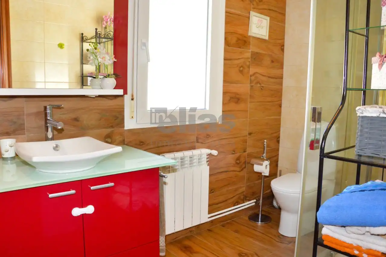 Bathroom of Houses for sale in Cabana de Bergantiños  with Heating and Private garden
