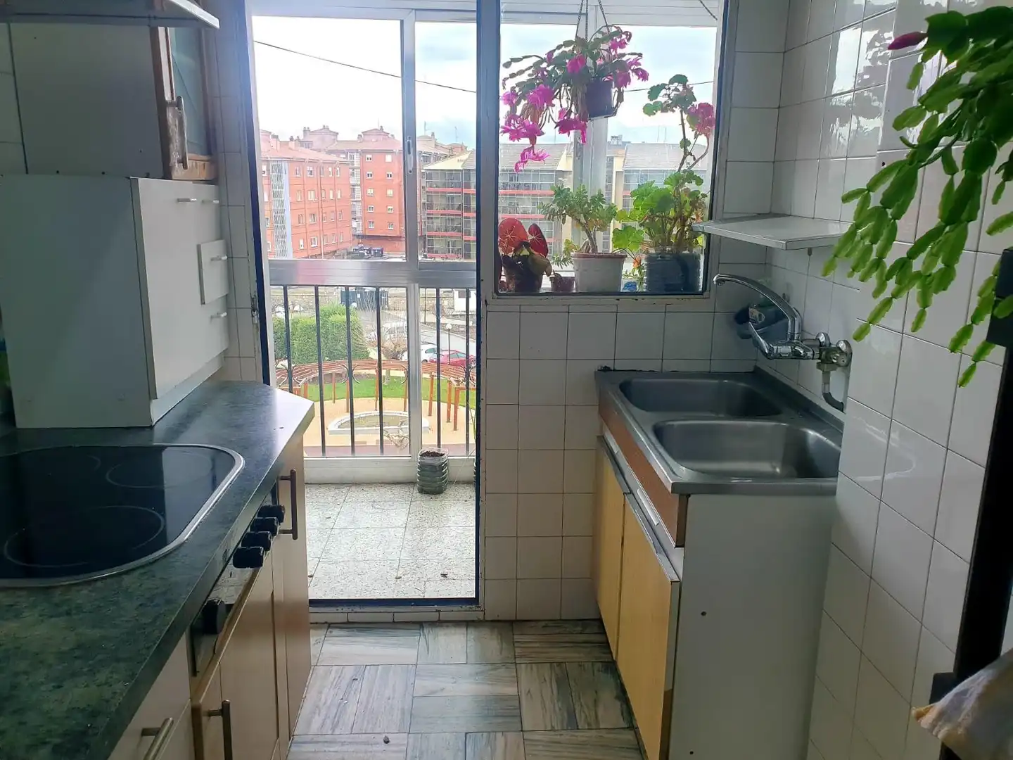Cocina de Piso en venta en Ávila con Parquet y Amueblado
