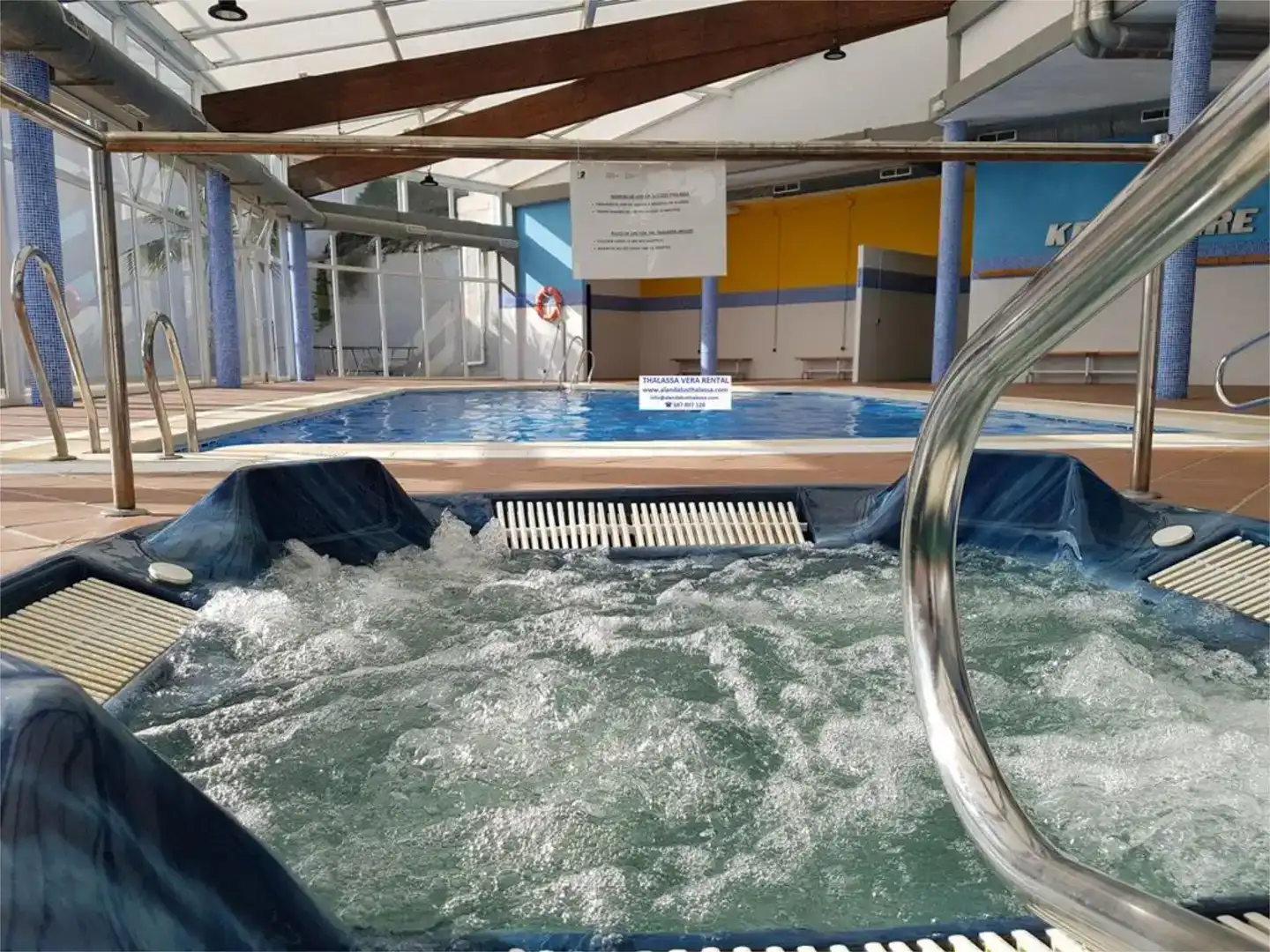 Schwimmbecken von Wohnungen zur Miete in Vera mit Klimaanlage, Privatgarten und Schwimmbad