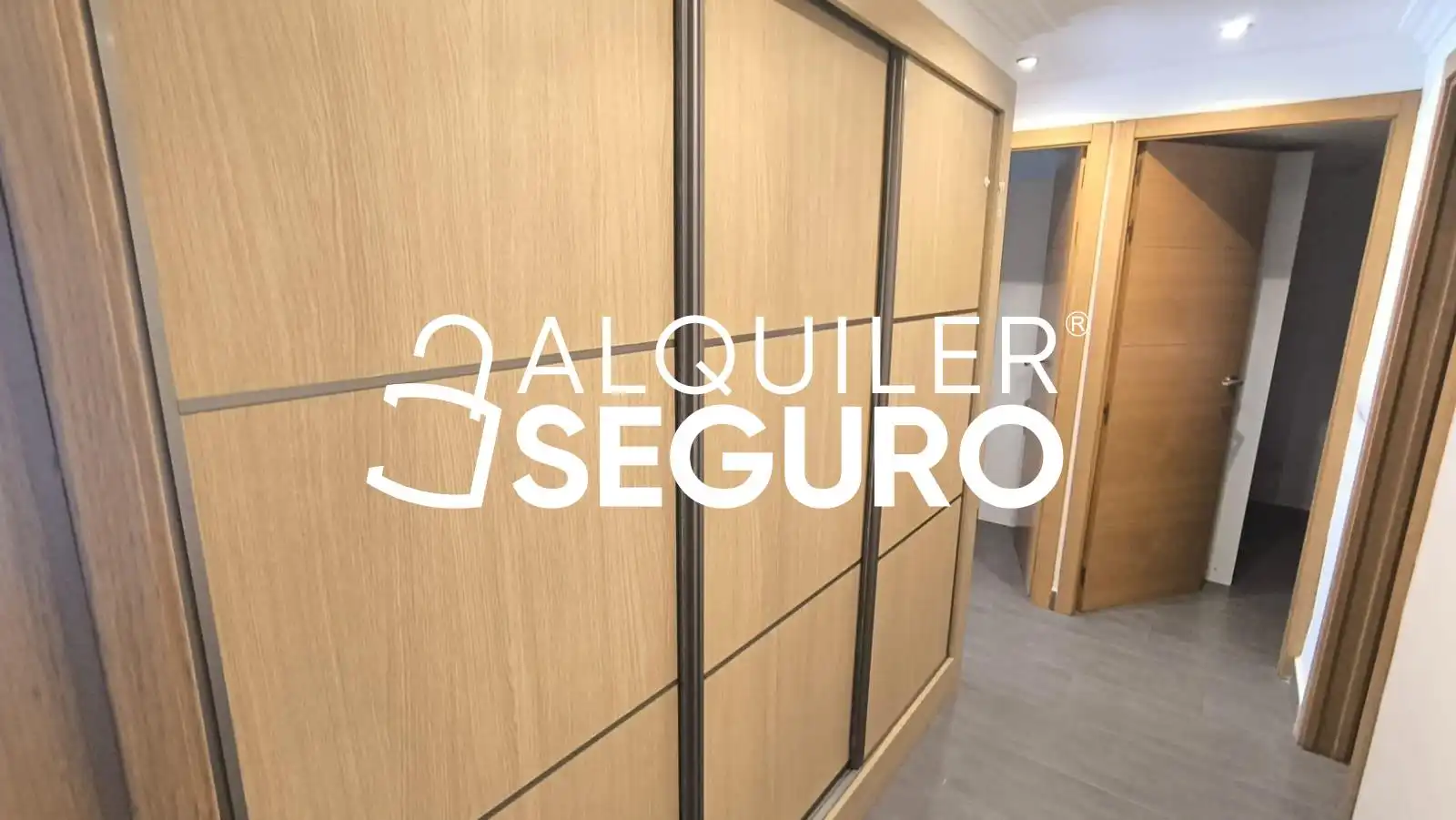 Piso de alquiler en Sevilla con Terraza y Amueblado