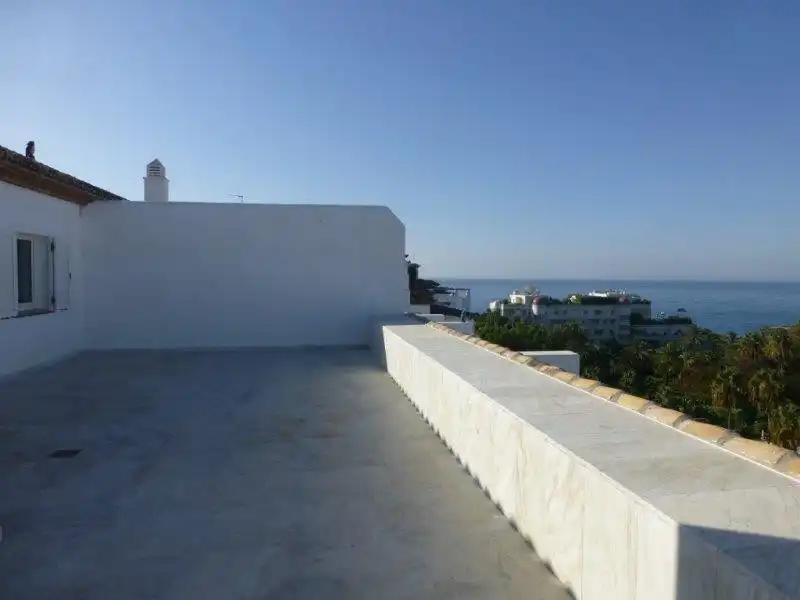 Ático con piscina en venta en Nueva Andalucía, imagen 2