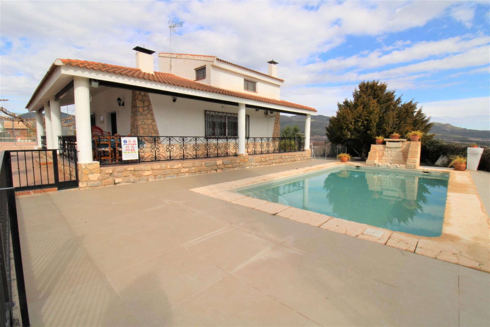 Piscina de Finca rústica en venda en Moratalla amb Aire condicionat, Calefacció i Jardí privat