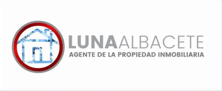Xalet amb piscina en venda a Imaginalia - Llanos del Águila