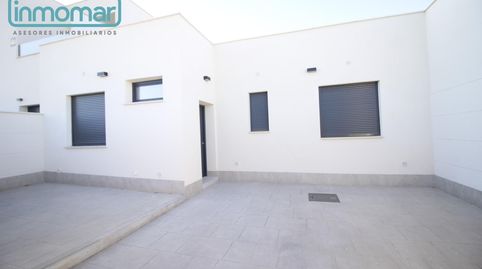 OPORTUNIDAD - CHALET NUEVO EN UNA SOLA PLANTA DE TRES DORMITORIOS POR 258.900€ MAS IVA!!!!