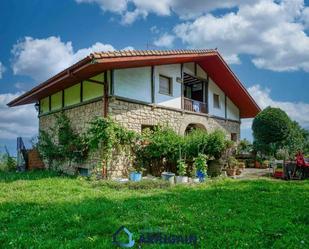 Vista exterior de Casa o xalet en venda en Donostia - San Sebastián  amb Calefacció, Jardí privat i Terrassa