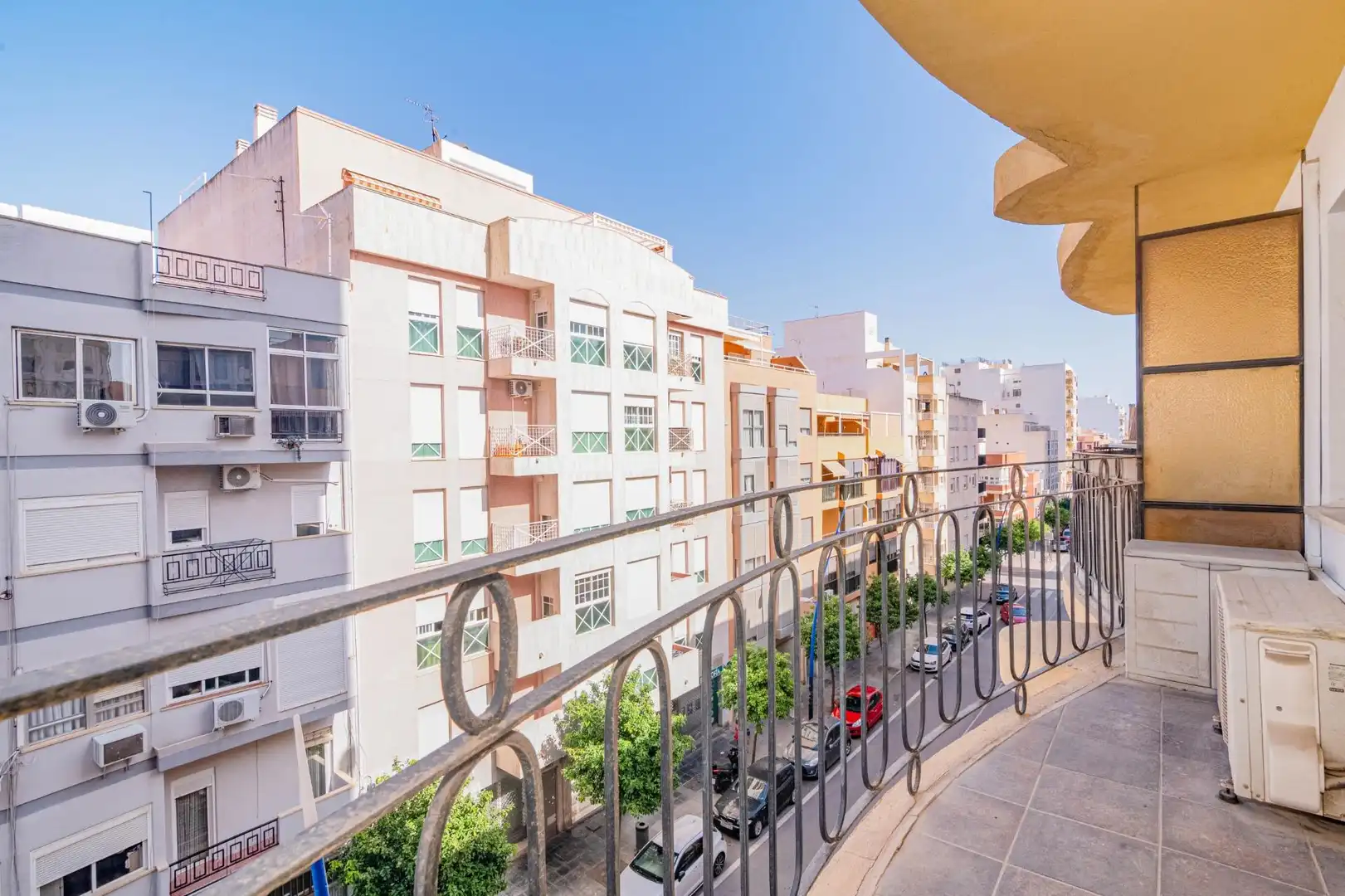 Vista exterior de Pis en venda en Almería amb Aire condicionat, Calefacció i Terrassa