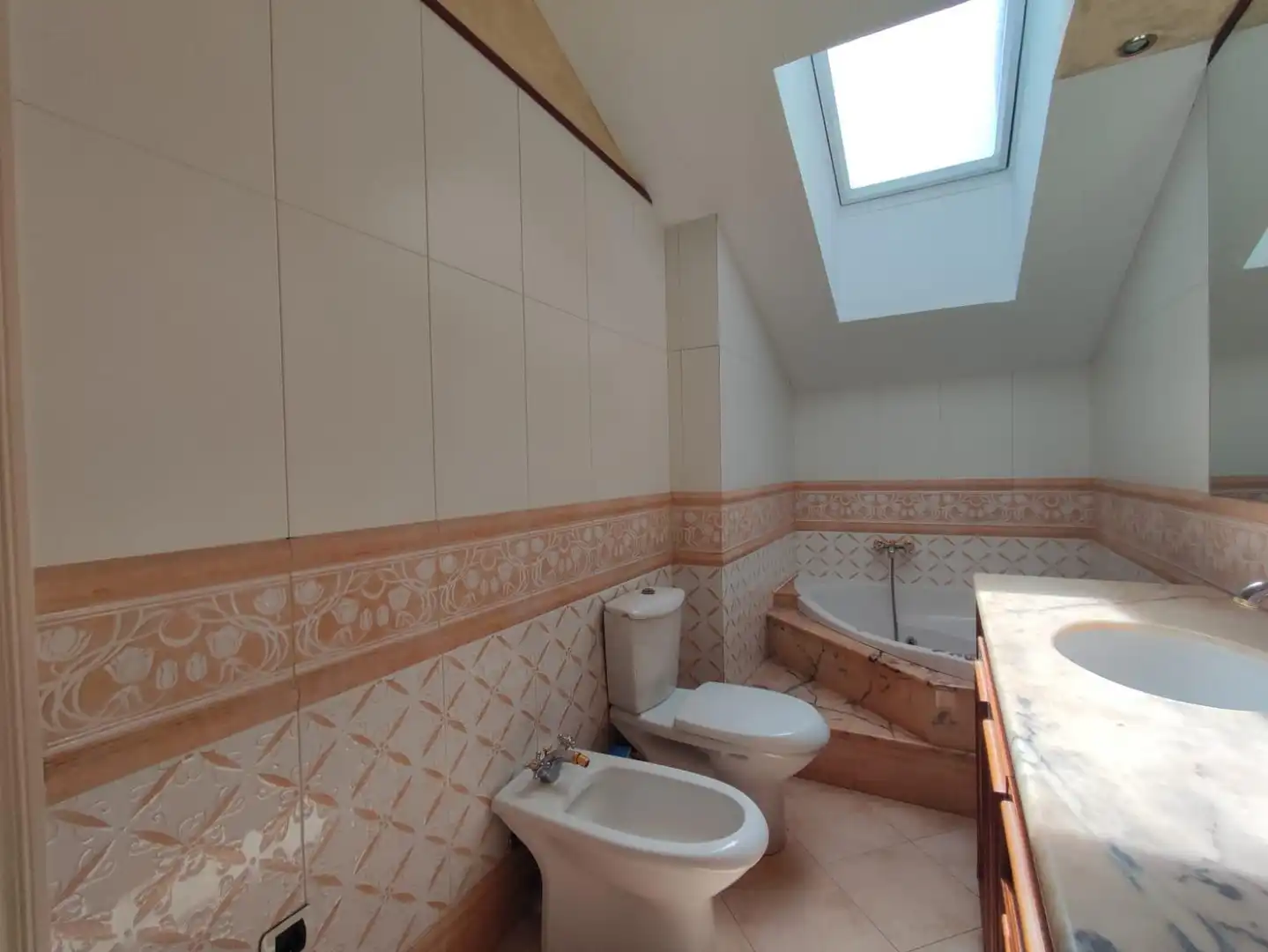Baño de Dúplex de alquiler en Manresa con Calefacción, Terraza y Trastero