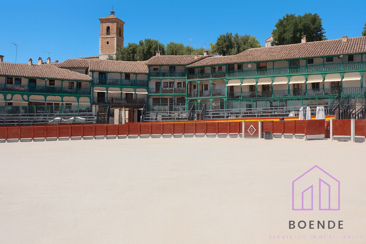 Vista exterior de Casa adosada en venda en Chinchón amb Calefacció, Jardí privat i Terrassa