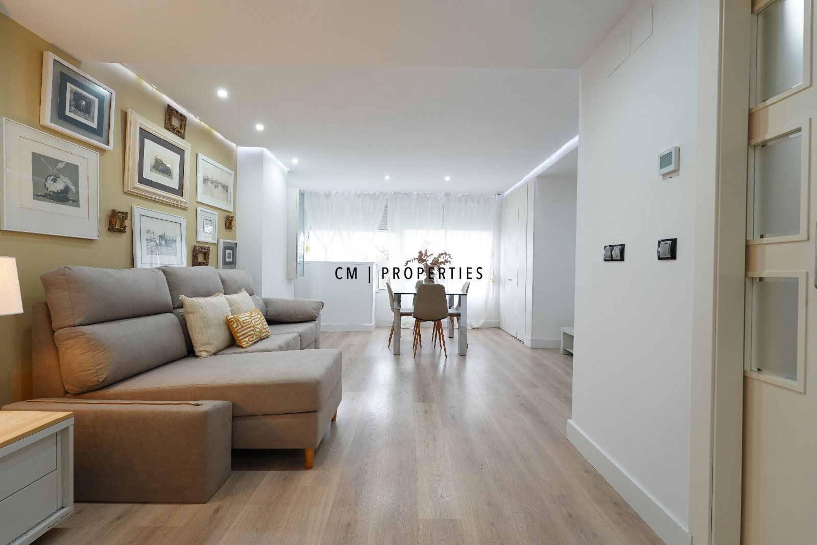 Sala d'estar de Dúplex de lloguer en  Valencia Capital amb Aire condicionat, Calefacció i Parquet