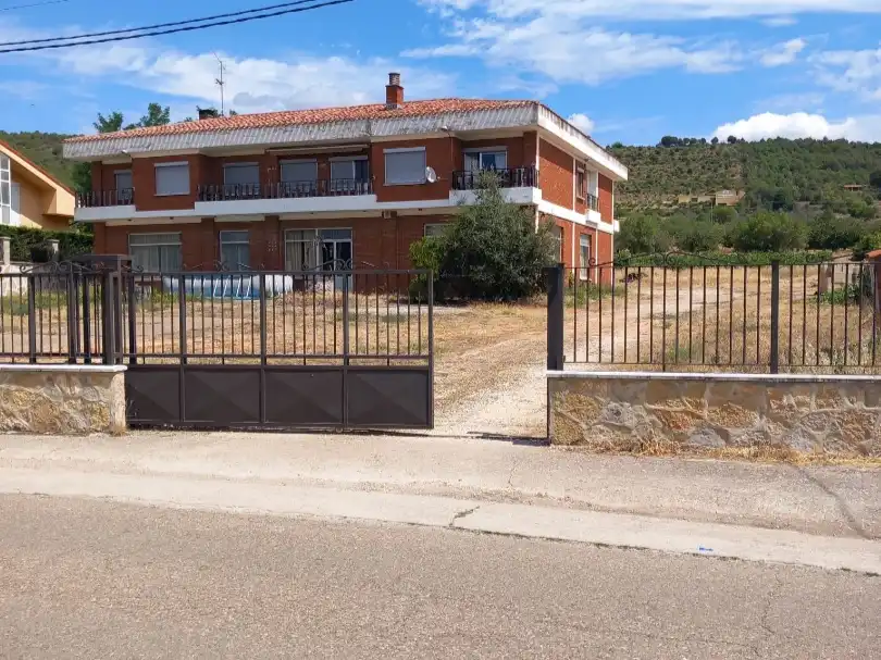 Terreno en venta en Covarrubias