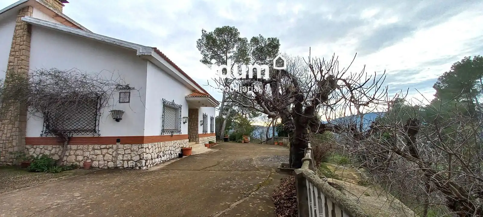 Vista exterior de Casa o xalet en venda en Xàtiva amb Aire condicionat, Traster i Piscina