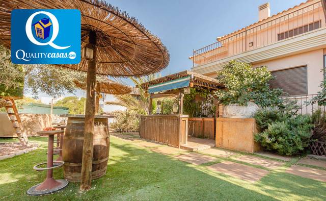 Casa-chalet en Venta en Pueblo Español - Coveta Fumá