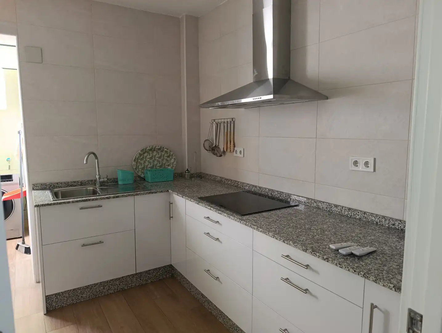 Cocina de Piso de alquiler en Dos Hermanas con Aire acondicionado, Trastero y Amueblado