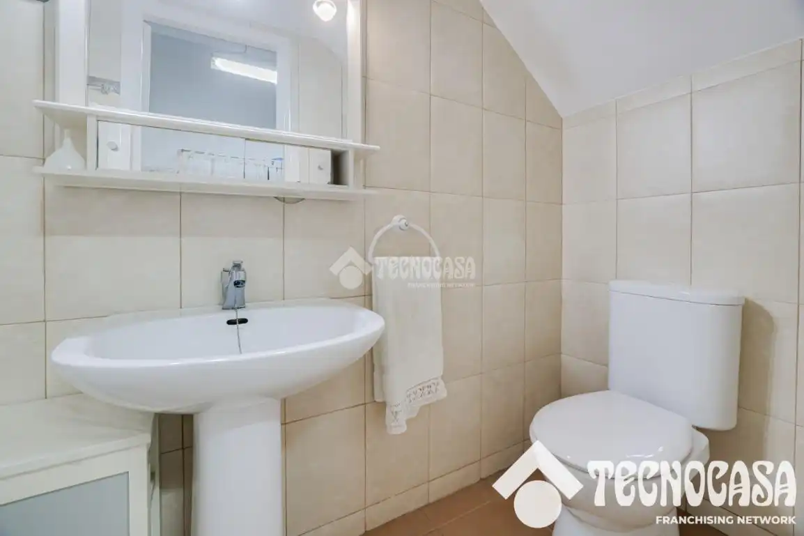 Bathroom of Flat for sale in Sant Boi de Llobregat  with Air Conditioner, Heating and Terrace