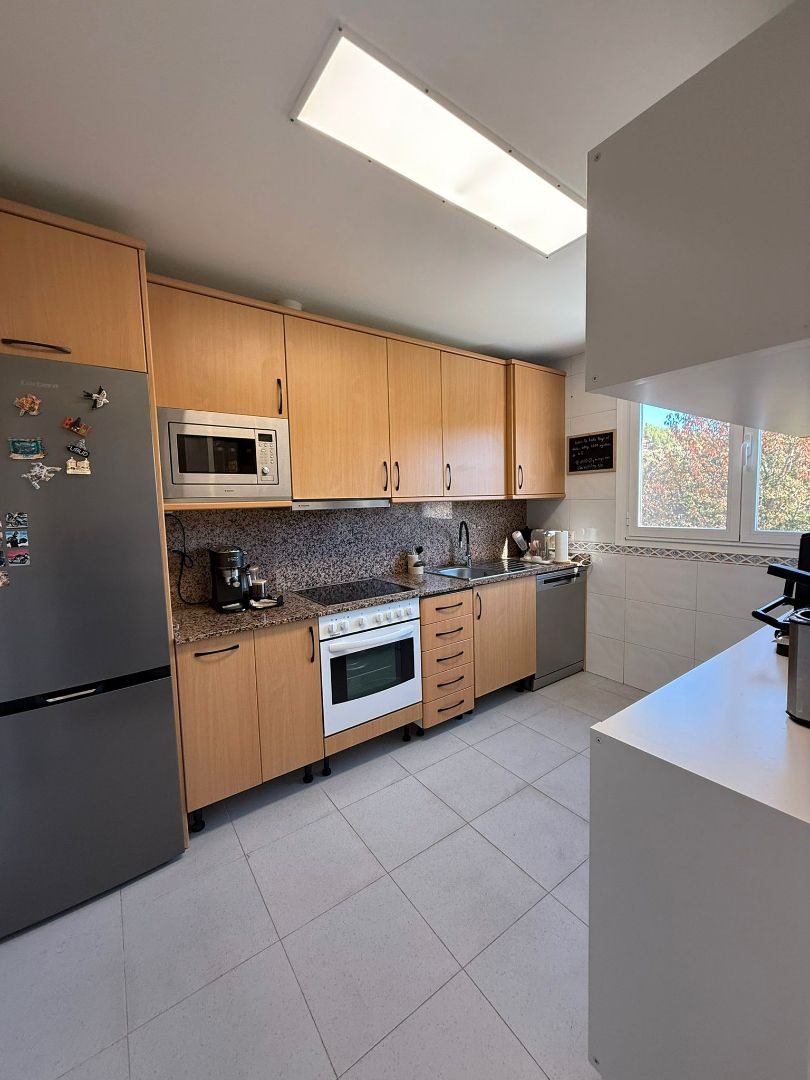 Cuina de Dúplex en venda en Villamediana de Iregua amb Calefacció, Parquet i Terrassa