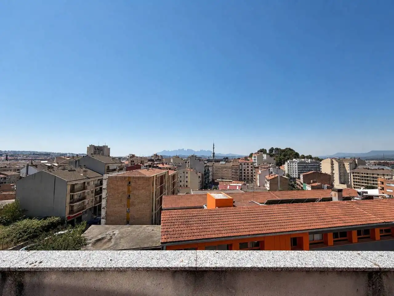 Vista exterior de Pis en venda en Manresa amb Aire condicionat, Calefacció i Parquet