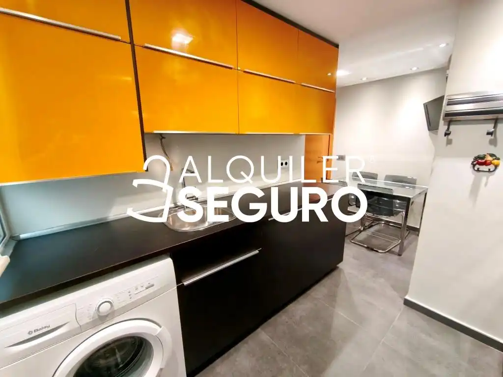 Cuina de Pis de lloguer en Alcorcón amb Aire condicionat, Calefacció i Terrassa