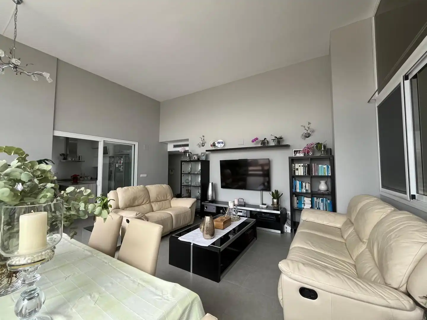 Sala d'estar de Àtic en venda en Villajoyosa / La Vila Joiosa amb Aire condicionat, Jardí privat i Terrassa