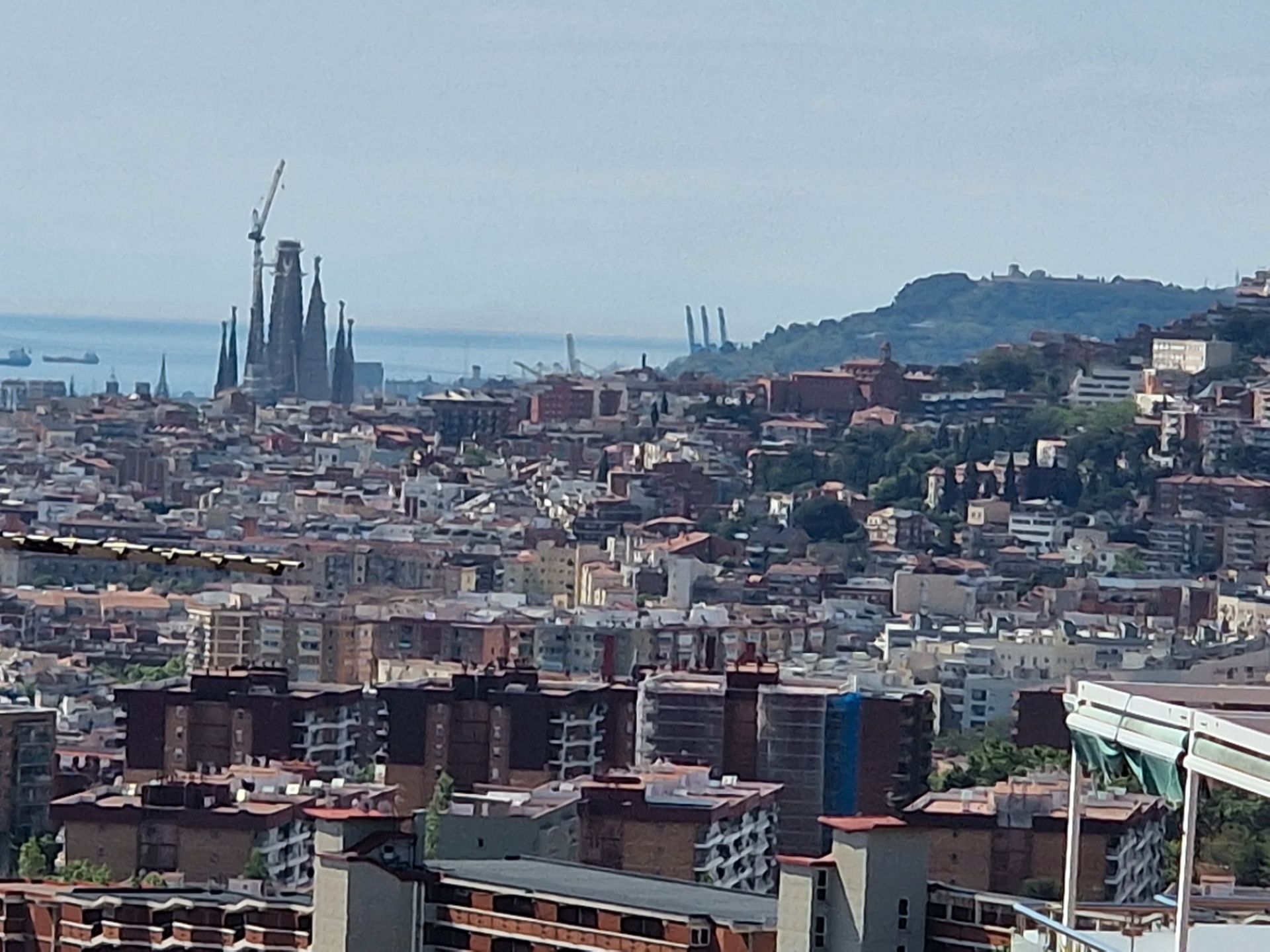 Vista exterior de Casa o xalet en venda en  Barcelona Capital amb Parquet i Terrassa
