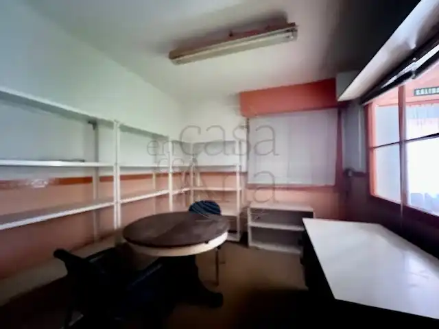 Dormitori de Local en venda en Sestao 