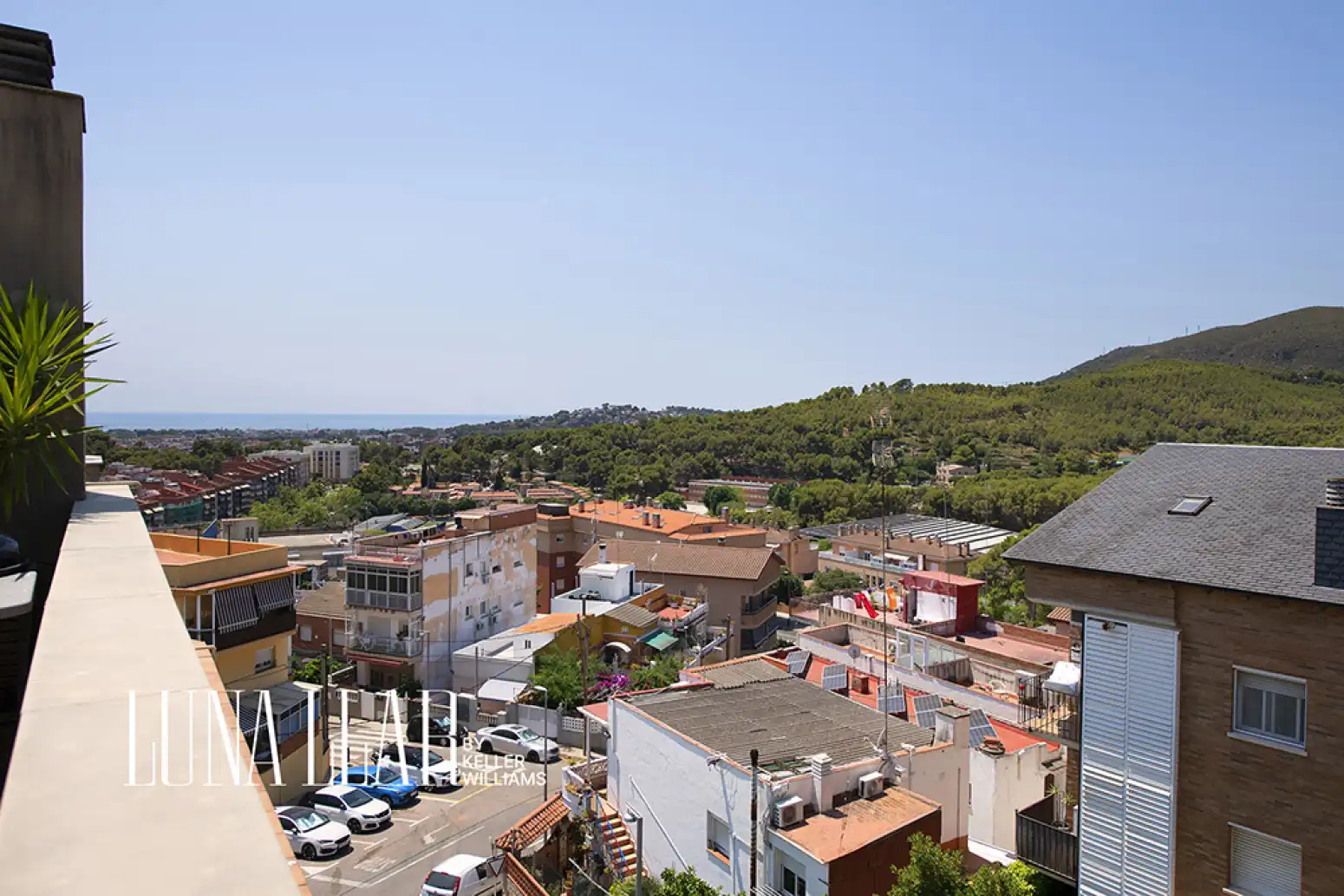 Außenansicht von Wohnung zum Verkauf in Castelldefels mit Klimaanlage, Heizung und Parkett