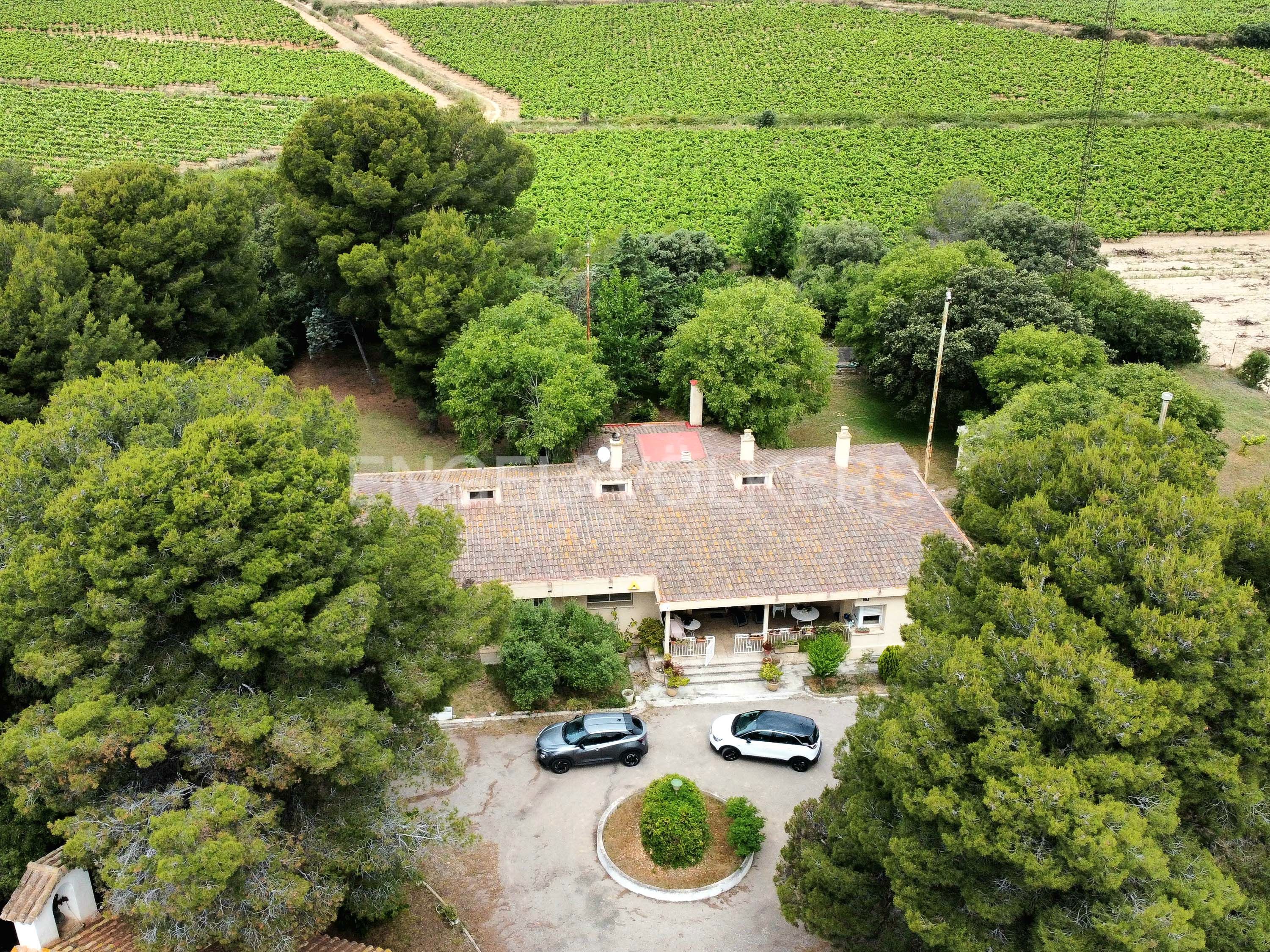 Exterior view of Country house for sale in Banyeres del Penedès  with Air Conditioner, Heating and Private garden