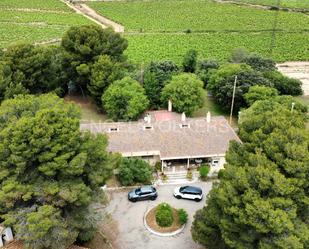 Vista exterior de Finca rústica en venda en Banyeres del Penedès amb Aire condicionat, Calefacció i Jardí privat