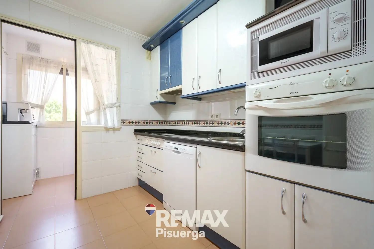 Cocina de Piso en venta en Valladolid con Aire acondicionado, Calefacción y Jardín privado