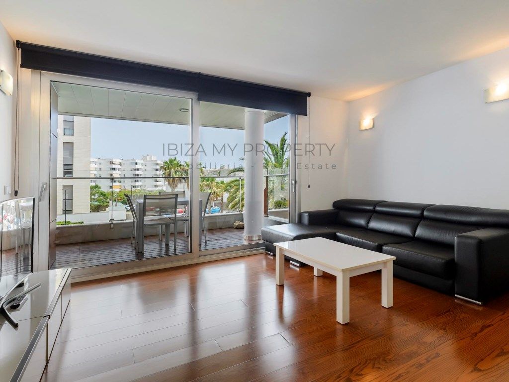 Sala d'estar de Apartament en venda en Eivissa amb Aire condicionat, Terrassa i Moblat
