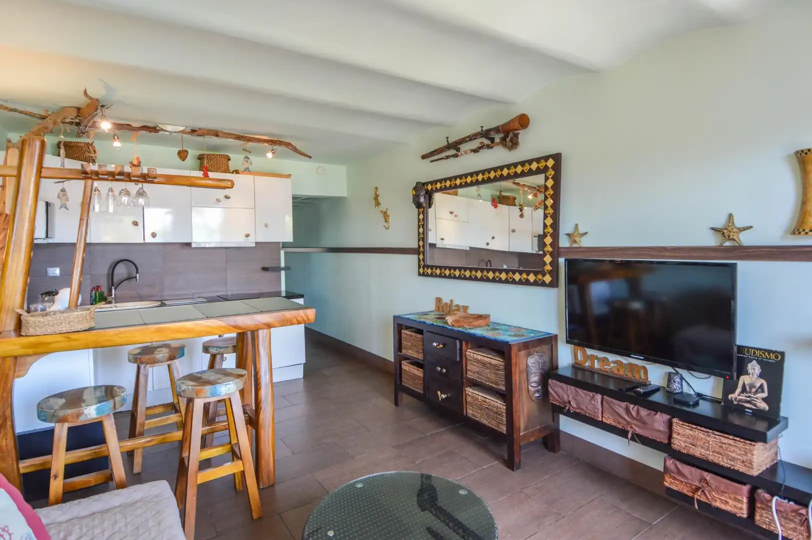 Sala d'estar de Casa o xalet en venda en San Bartolomé de Tirajana amb Aire condicionat, Terrassa i Moblat
